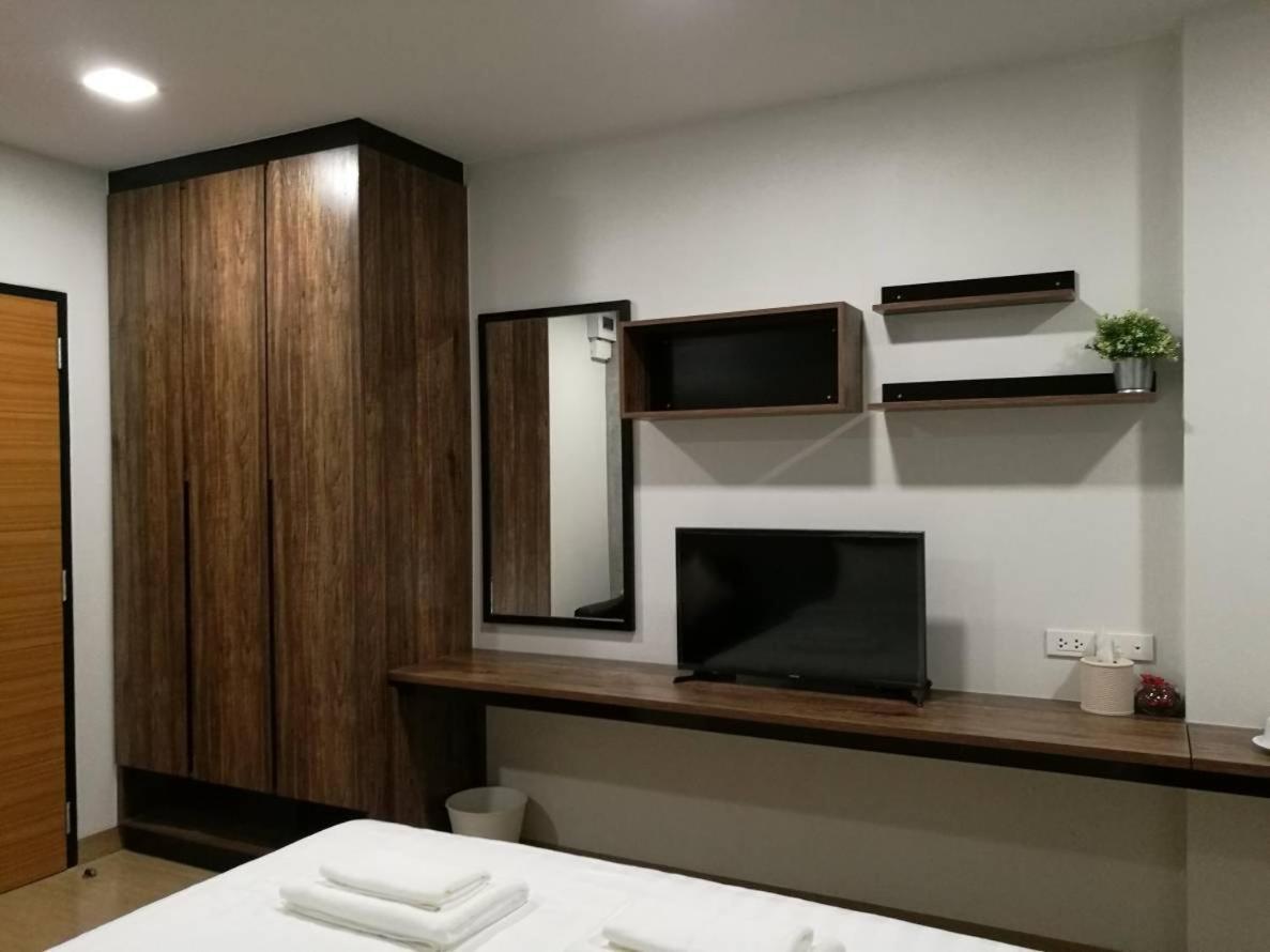 Tata House Aparthotel Bangkok Luaran gambar