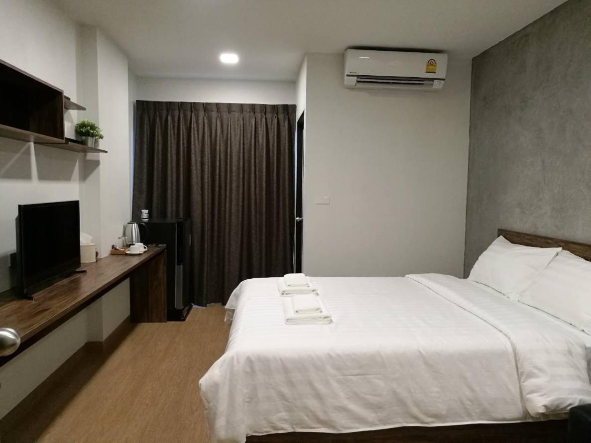 Tata House Aparthotel Bangkok Luaran gambar