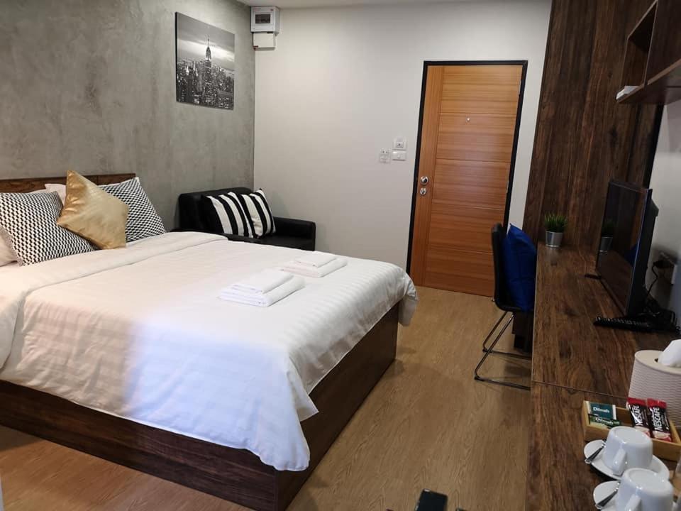 Tata House Aparthotel Bangkok Luaran gambar