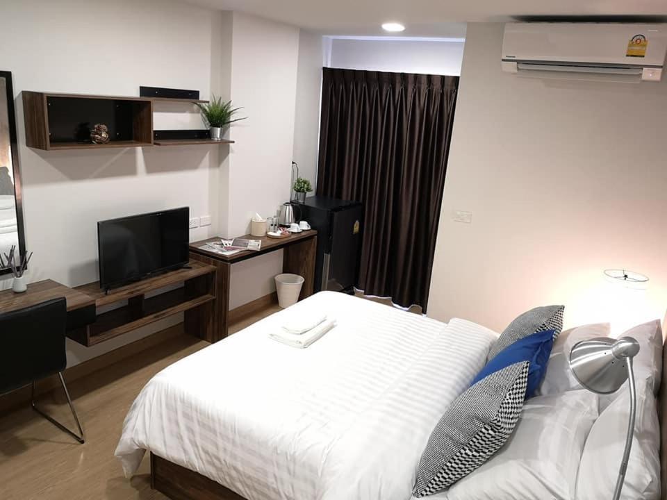 Tata House Aparthotel Bangkok Luaran gambar