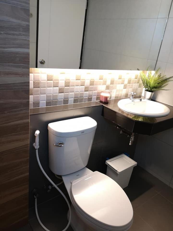 Tata House Aparthotel Bangkok Luaran gambar