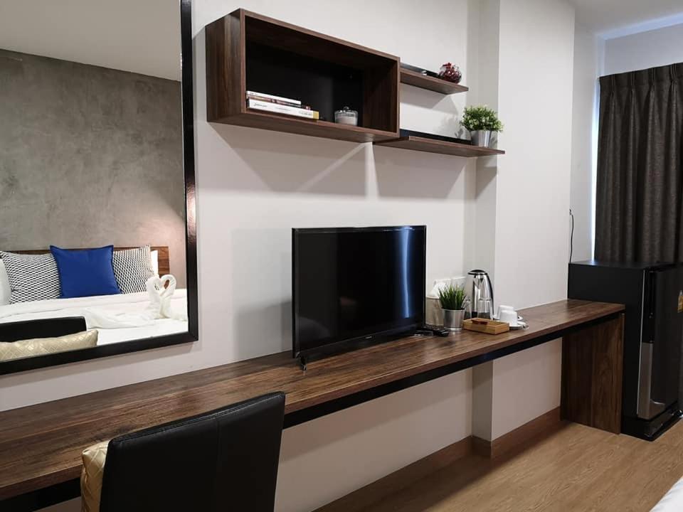 Tata House Aparthotel Bangkok Luaran gambar