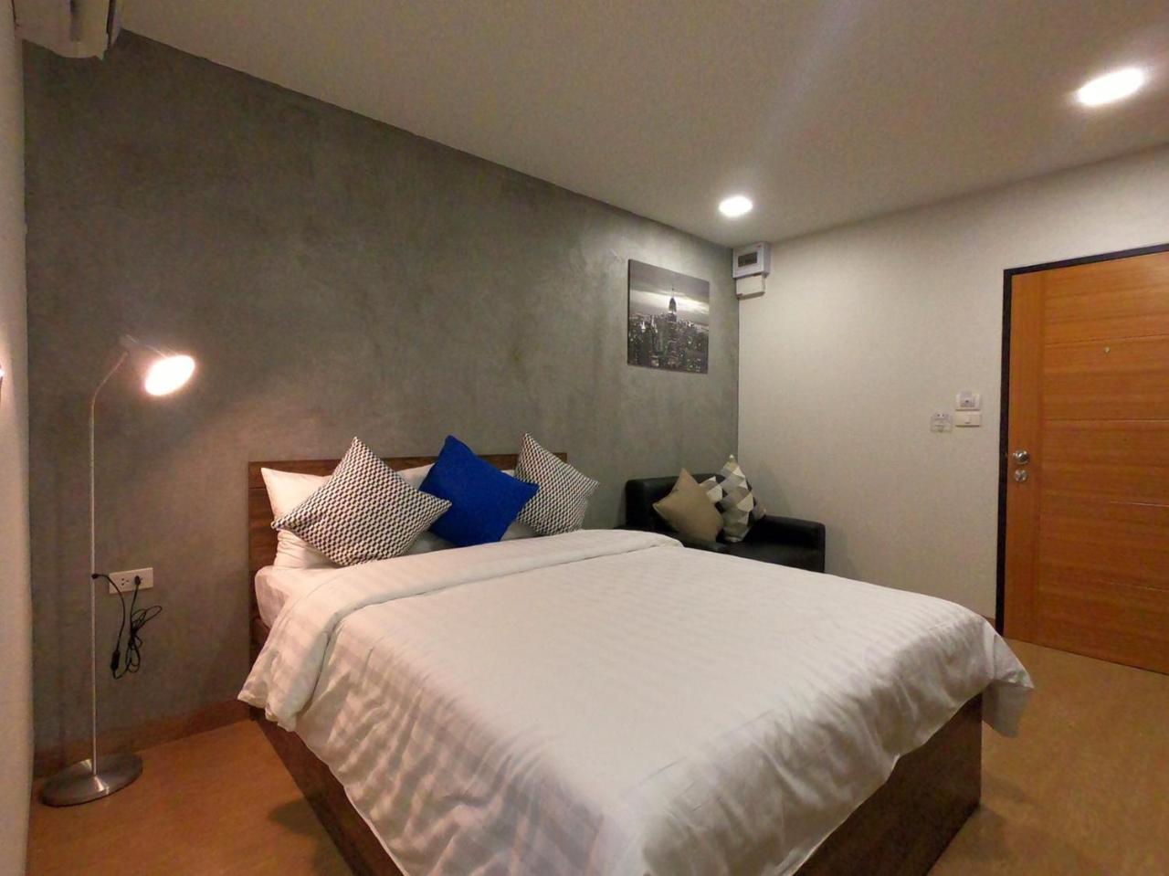 Tata House Aparthotel Bangkok Luaran gambar