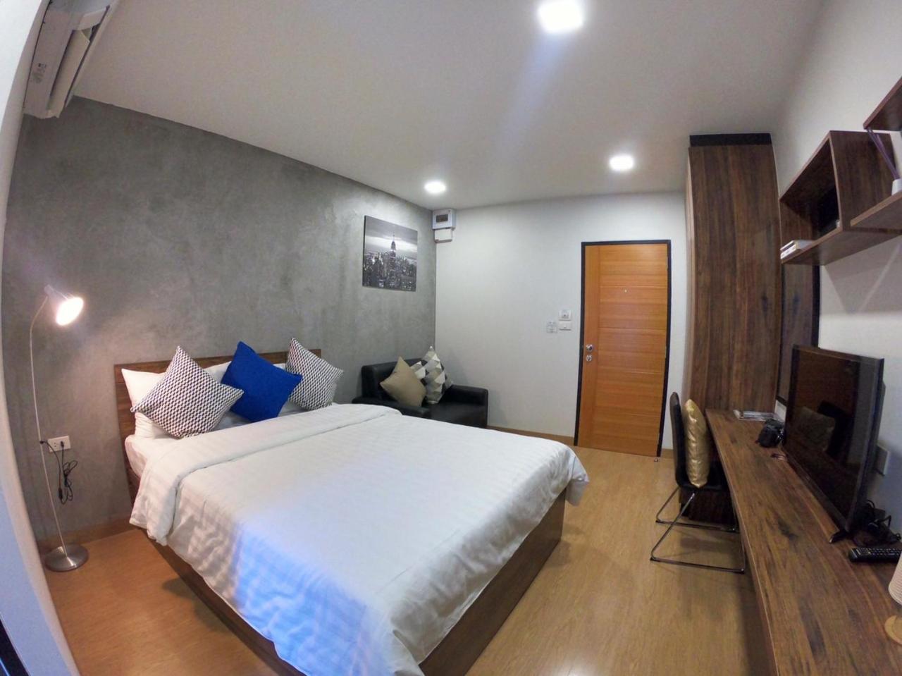 Tata House Aparthotel Bangkok Luaran gambar